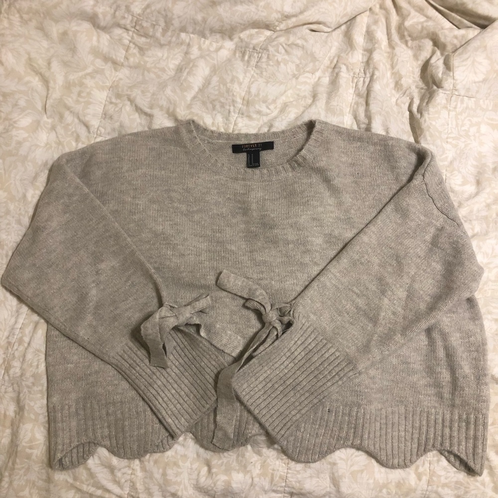 Cropped Scallop Hem Sweater